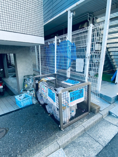 ロビー　ゴミ置き場