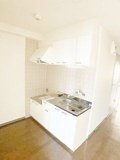 キッチン　ダイニングキッチン