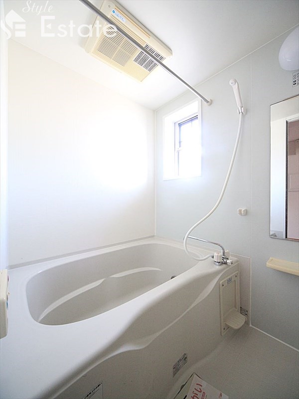 バス・シャワールーム　バスルーム