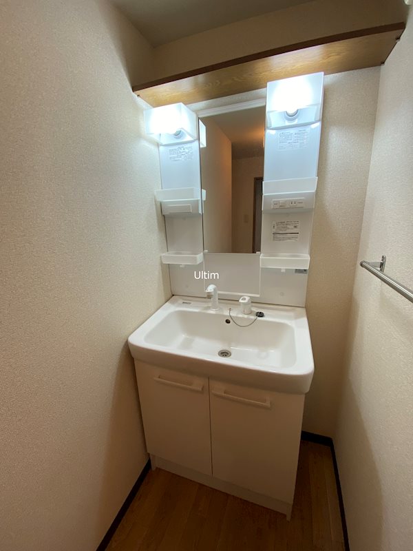 洗面設備　※同タイプの他のお部屋です