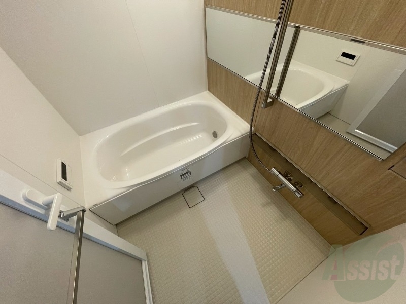 バス・シャワールーム　お風呂になります。一日の疲れを癒してくださいね。