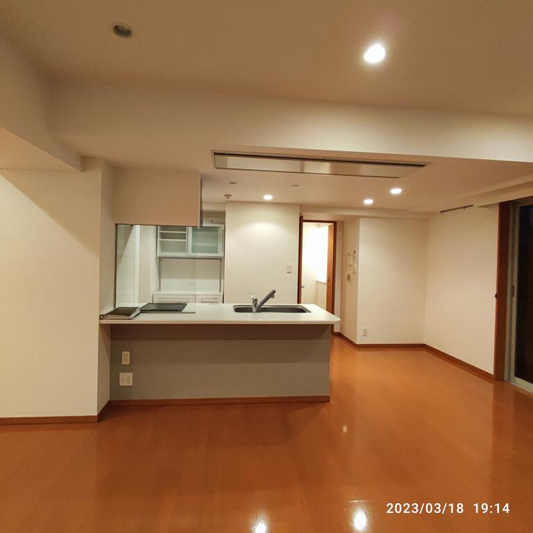 居室・リビング　※同タイプ参考画像です。反転間取りです。