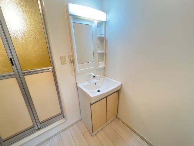 洗面設備　洗髪洗面化粧台