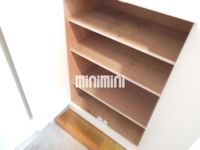 玄関　シューズボックスもあります。