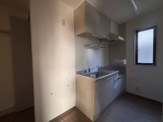 キッチン　広々使えるので快適に料理ができます