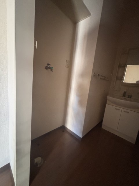 その他設備　室内洗濯置き場です。