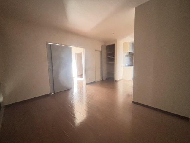 居室・リビング　広々としたリビングで快適お過ごし頂けます。