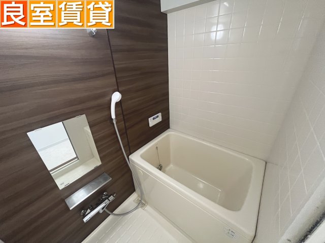 バス・シャワールーム　※このお写真は同物件の別のお部屋のお写真です。現状優先