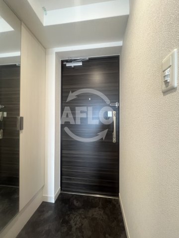 玄関　アドバンス大阪カーサ　玄関