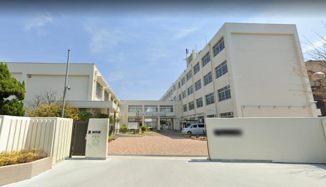 小学校　姫路市立高岡西小学校（小学校）まで568m