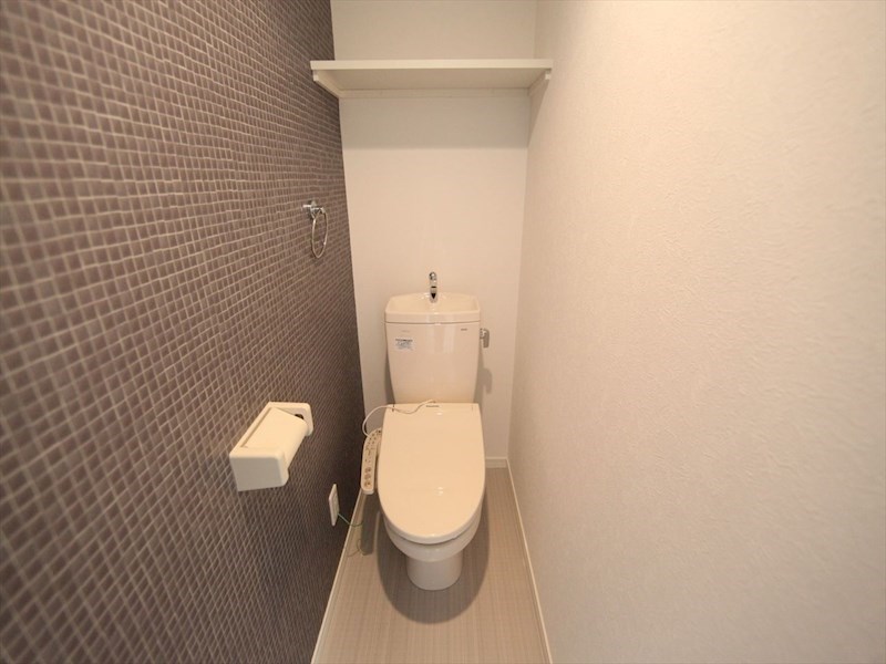 トイレ　温水洗浄暖房便座付トイレ