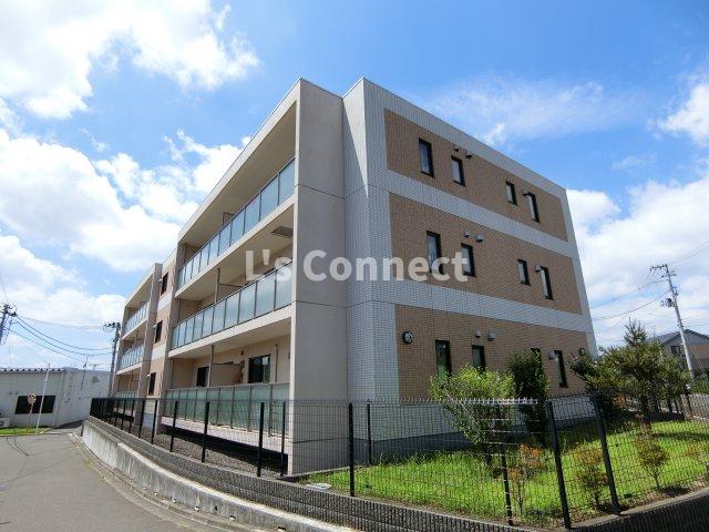 建物外観　２０１１年築のオートロックマンション。