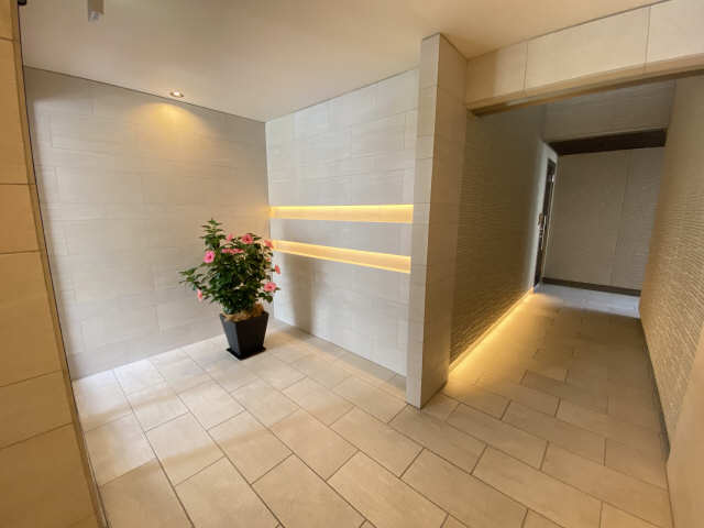 ロビー　ロビーには年中素敵な生花を置いてみました。