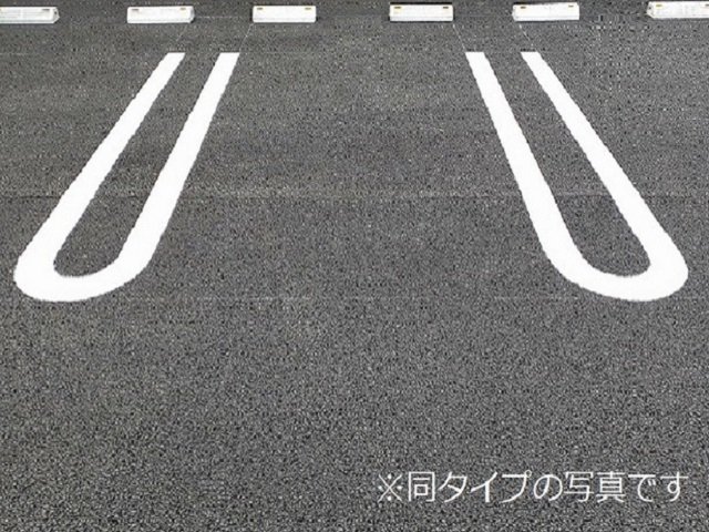 駐車場　駐車場に車を止められます