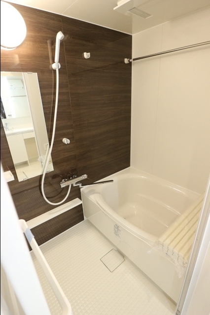 バス・シャワールーム　バスルーム