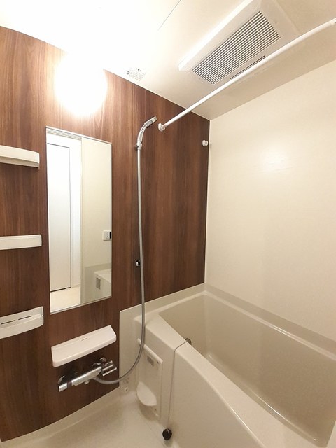 バス・シャワールーム　清潔な浴室！