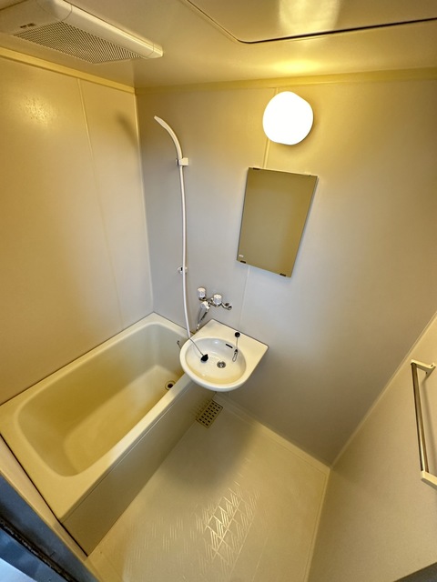 バス・シャワールーム　別部屋参考写真です