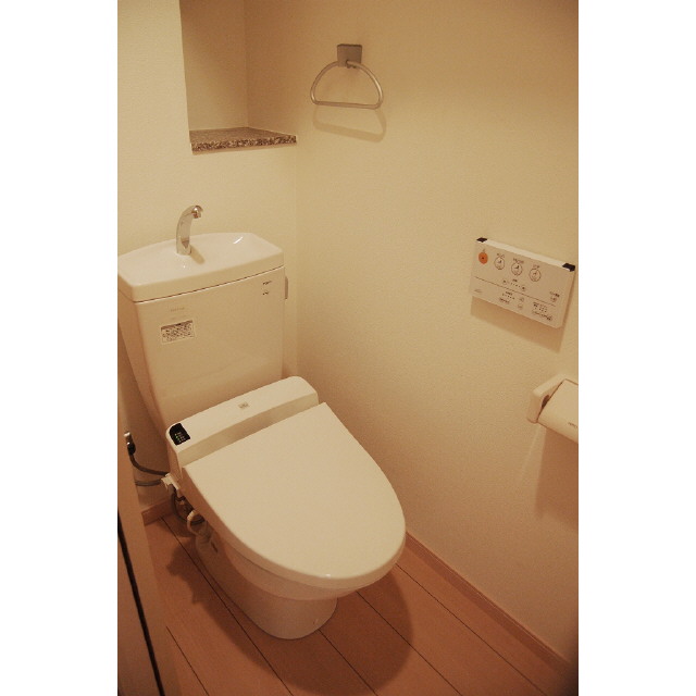 トイレ　ウォシュレット付き♪