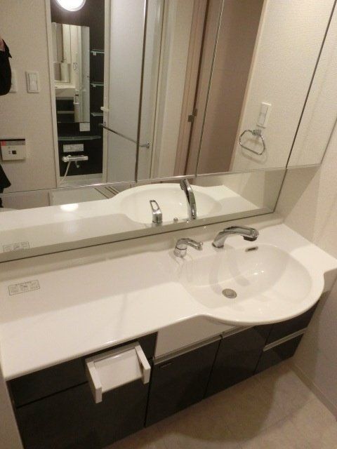 洗面設備　★うれしい大型洗面台です★