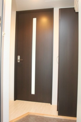 玄関　広々とした玄関です。