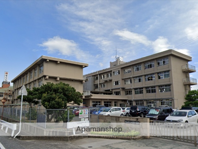 中学校　城東中学校（中学校）まで211m