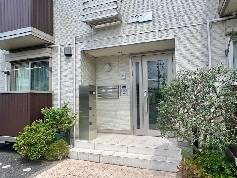 エントランス　安心のオートロック付