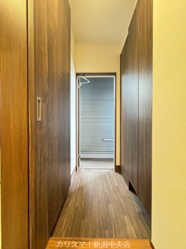 玄関　※別部屋参考写真