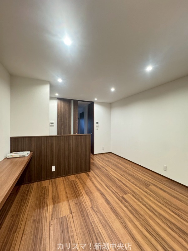 居室・リビング　※別部屋参考写真