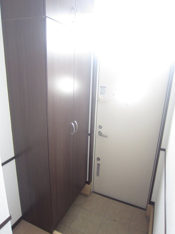 玄関　玄関収納あり