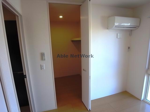 収納　ウォークインクローゼット