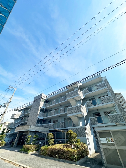 建物外観　鉄筋コンクリート造・ガッチリとした建物です♪♪