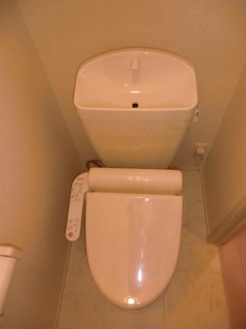 トイレ　清潔感のいあるトイレルーム