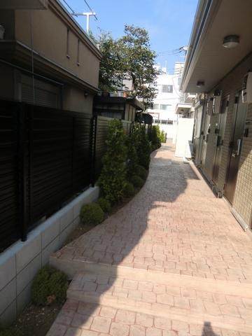 建物外観　緑豊かな環境