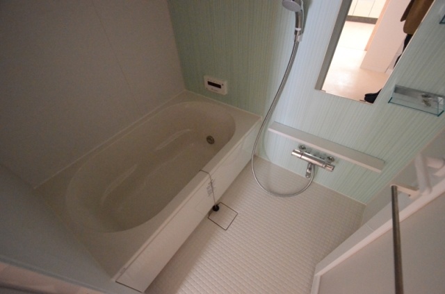 バス・シャワールーム　追炊き、浴室乾燥機つきです！