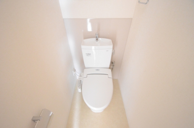 トイレ　温水洗浄便座つきでおすすめです