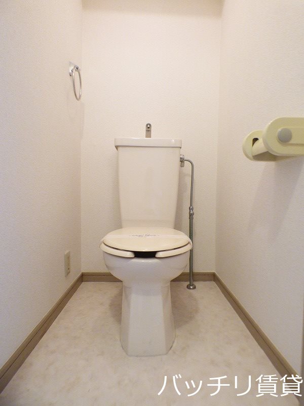 トイレ　※写真は同マンションの別号室の為、現状を優先します。