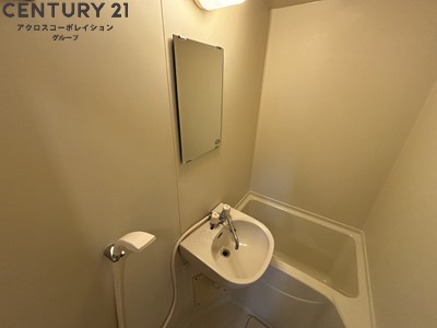 バス・シャワールーム　シンプルなお風呂です。