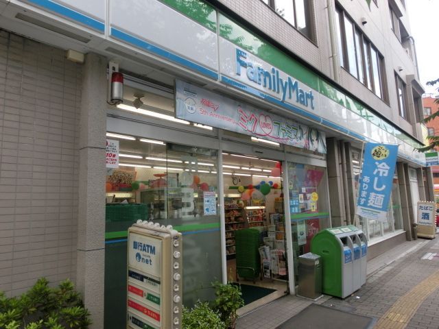 コンビニ　ファミリーマート（コンビニ）まで350m