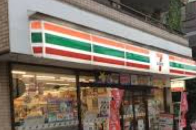 コンビニ　セブンイレブン笹塚店（コンビニ）まで220m