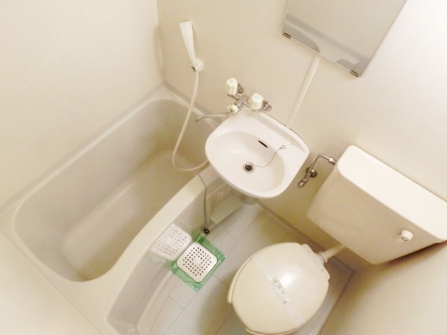 バス・シャワールーム　★必要なものがコンパクトにまとまった３点ユニットタイプのバ…