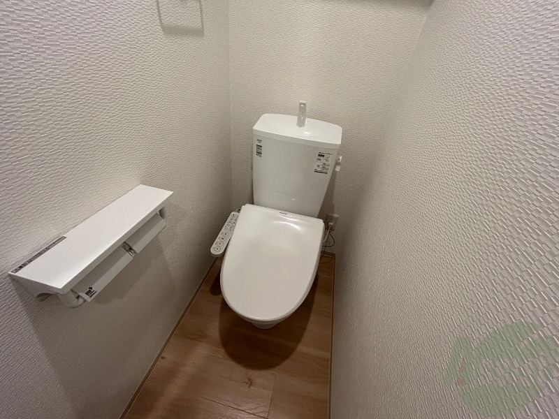 トイレ　シャワートイレになっているので快適です！