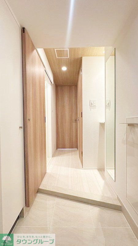 玄関　お部屋探しは株式会社　タウンハウジング　までお気軽にお問合…