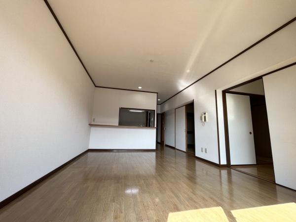 居室・リビング　明るいリビングです！