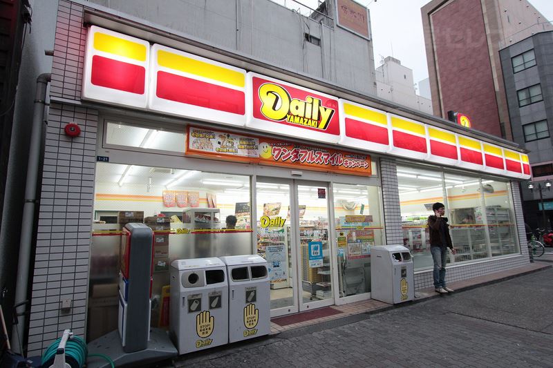 コンビニ　デイリーヤマザキ 栄入江町通店（コンビニ）まで80m