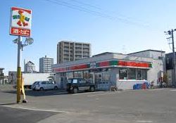 コンビニ　サンクス厚別中央通店（コンビニ）まで286m