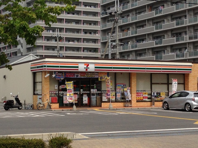 コンビニ　セブンイレブン栗東駅前店（コンビニ）まで550m