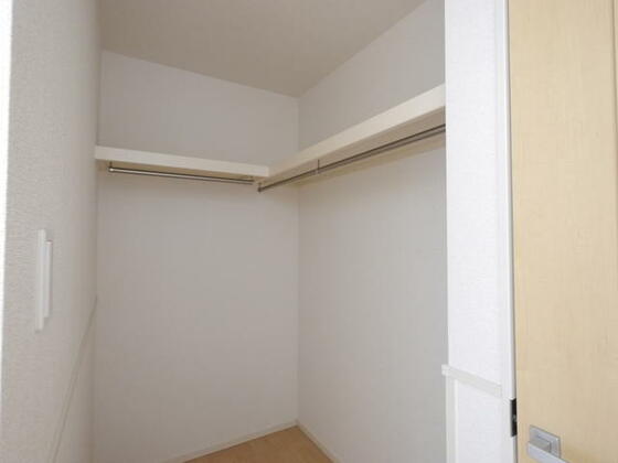 収納　ウォークインクローゼット