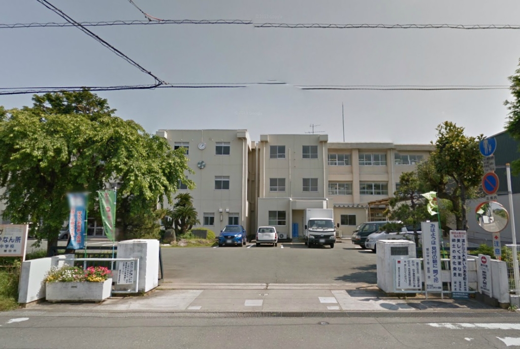 中学校　磐田市立城山中学校（中学校）まで1917m