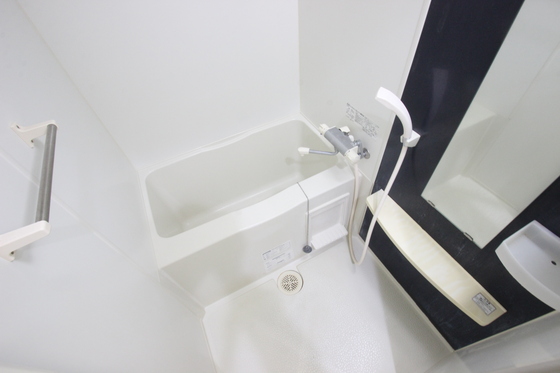 バス・シャワールーム　※別部屋の写真です