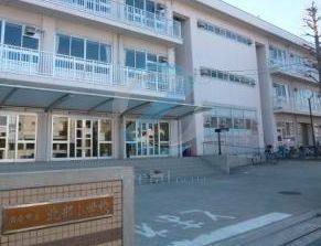 小学校　浦安市立北部小学校（小学校）まで620m